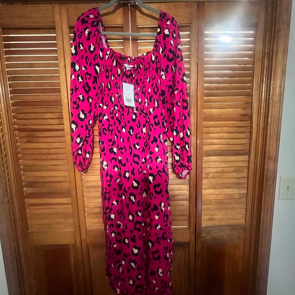 Crown & Ivy NWT Pink & Navy cheetah midi dress